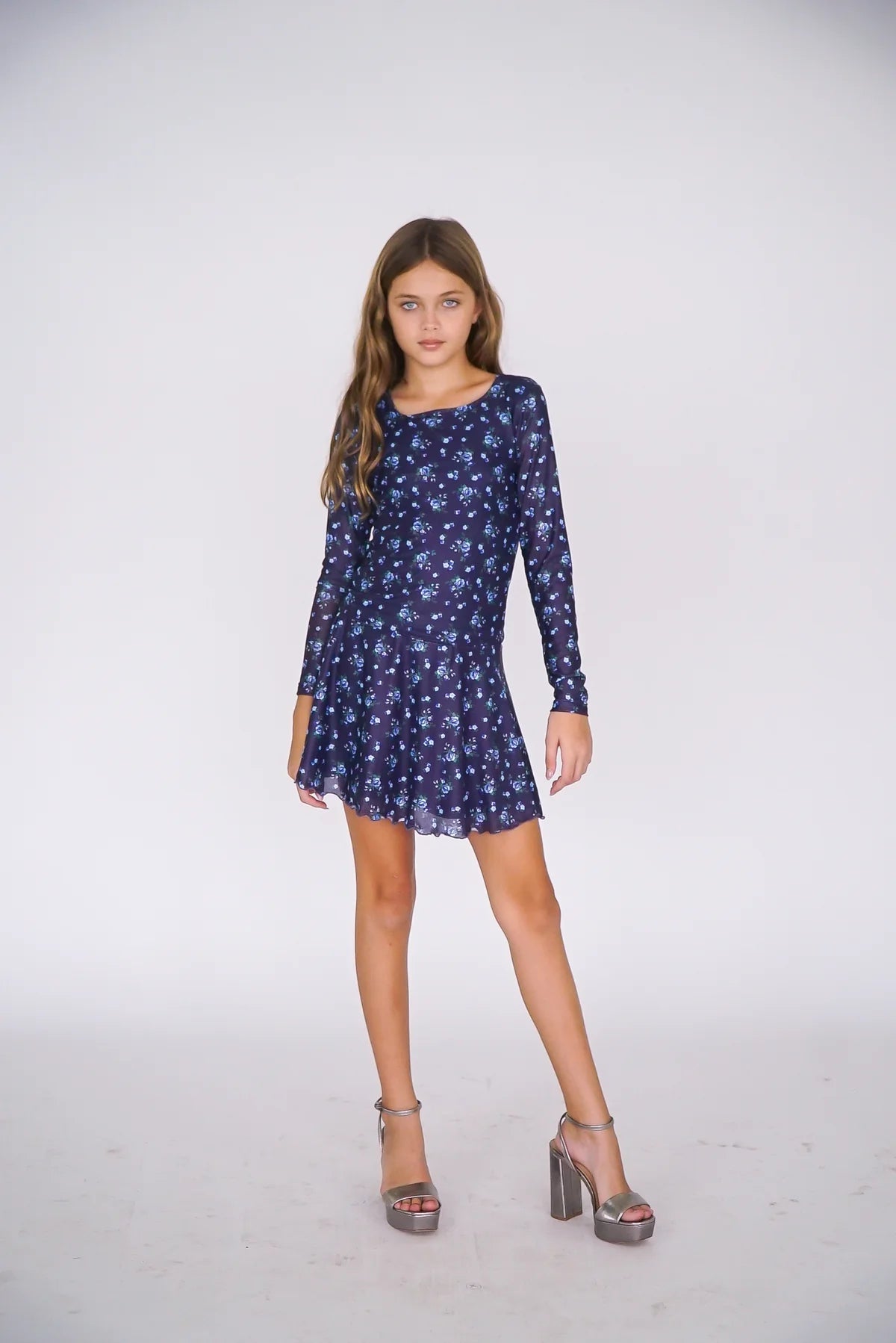 FLOWERS BY ZOE BLUE W/FLORAL LONG SLEEVE TOP
