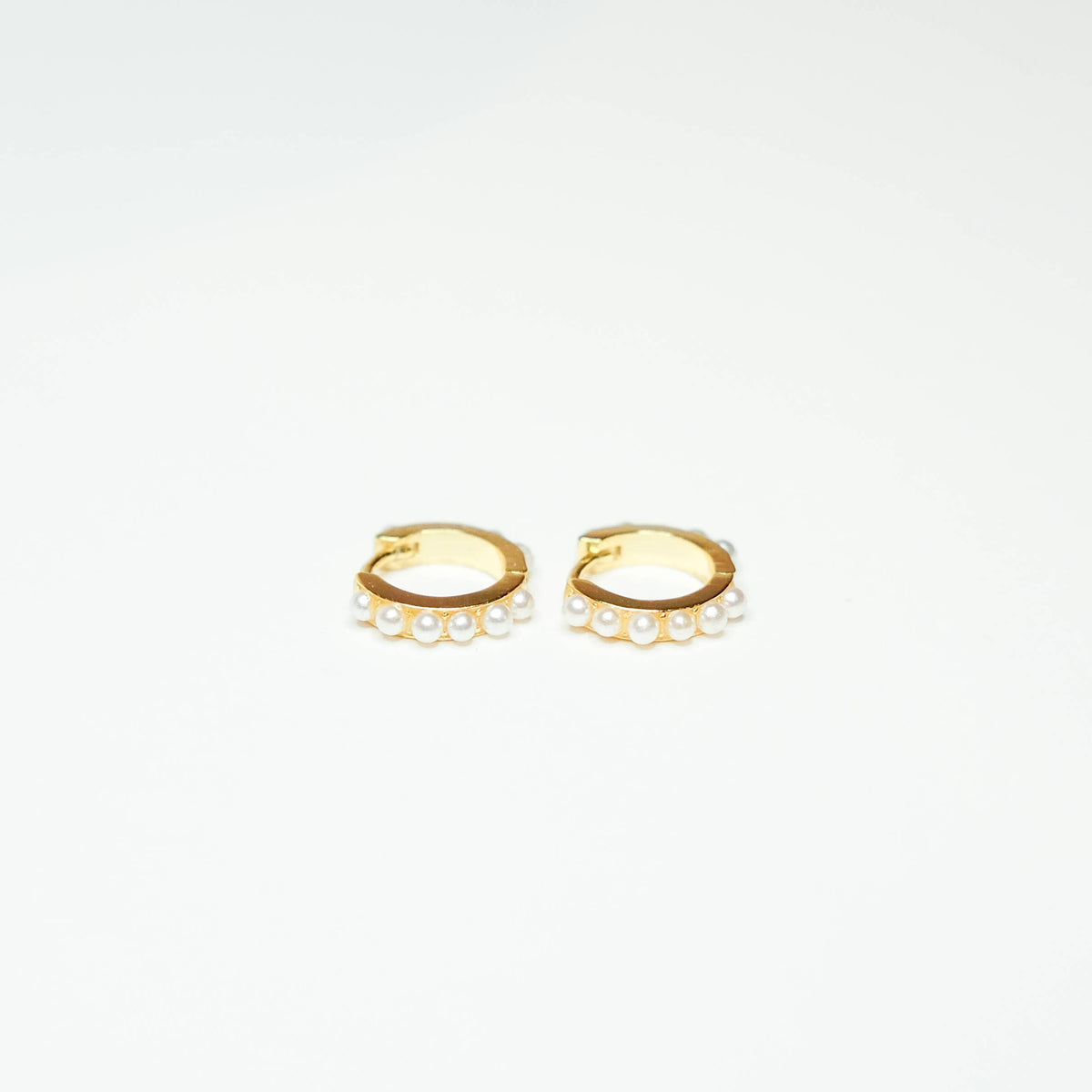 Dainty Pearl Studded Gold Huggies Earring
